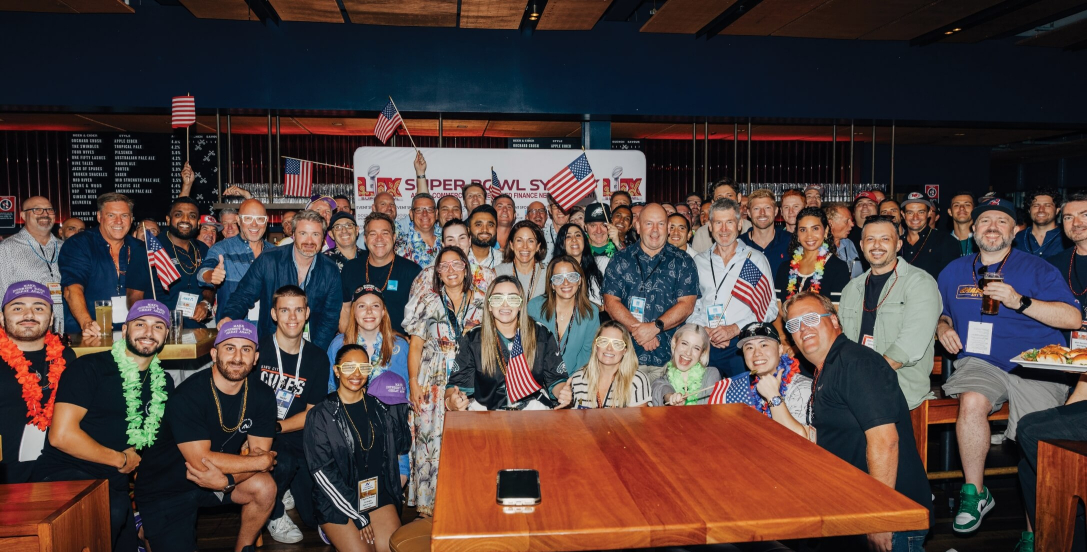 thumb-coverstory r10-img1